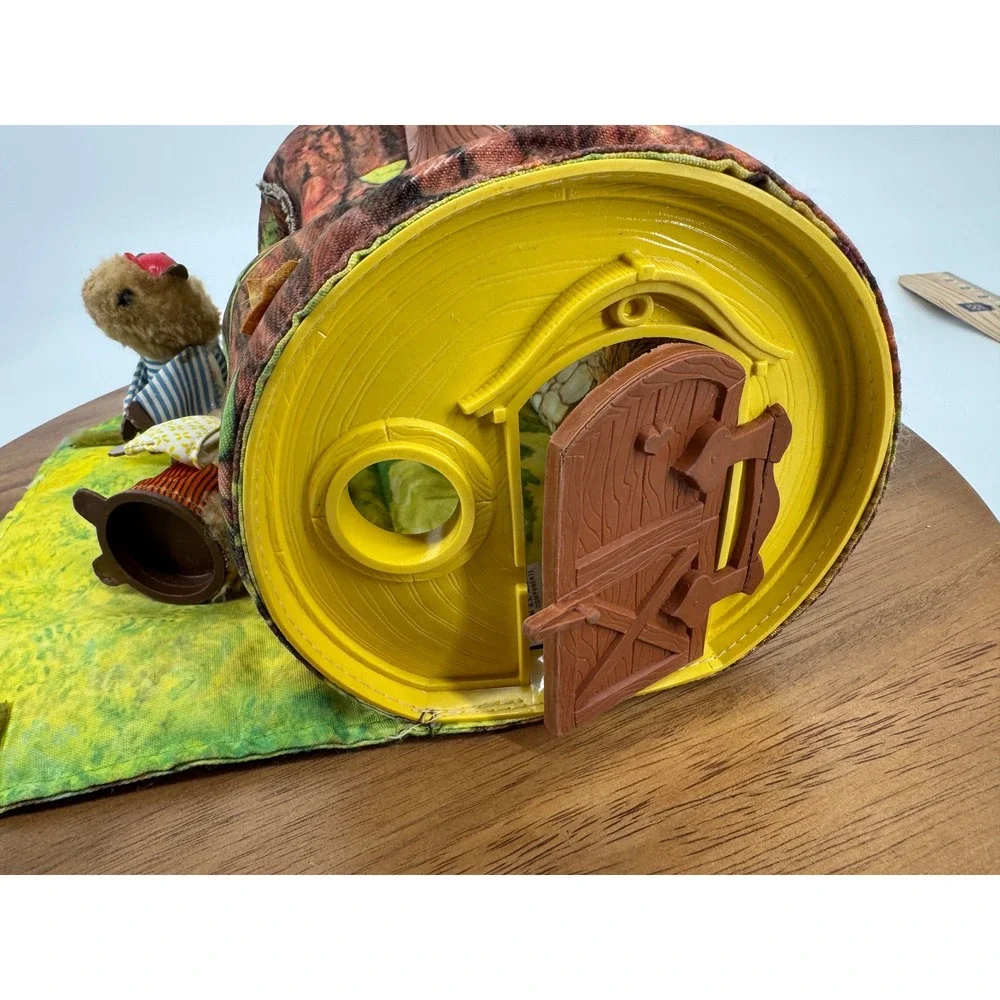VTG 1979 Fisher Price Woodsey Squirrel Family Log House Playset